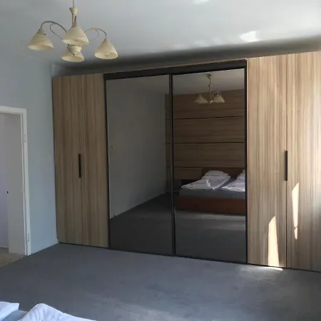 Apartament Przy Basenie アパート ギジツコ