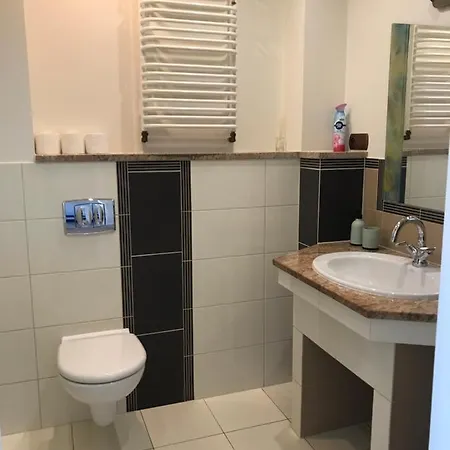 Apartament Przy Basenie * ギジツコ